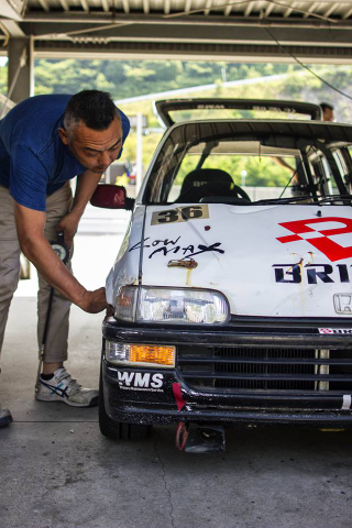 Illustration for article titled Few pics from a keicar race at Kota Circuit today...